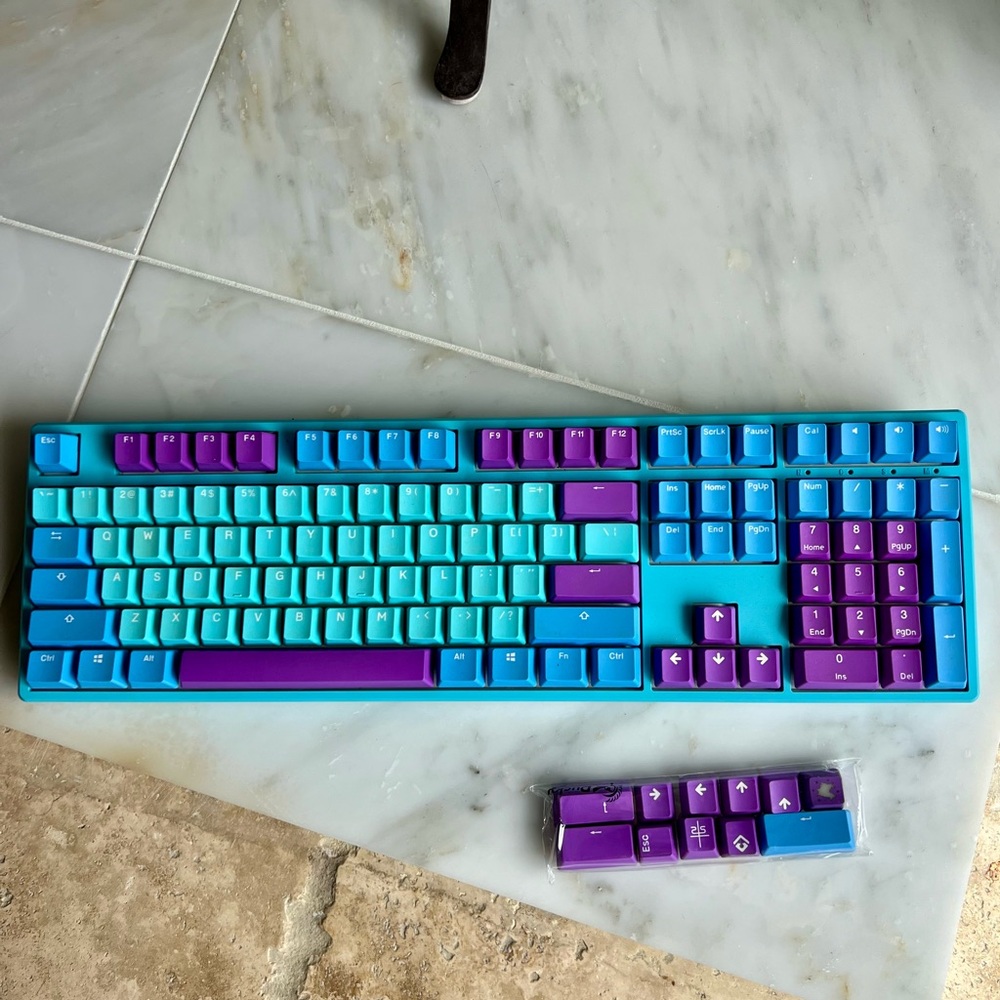 Frozen llama Ducky mechanical keyboards TTC bluish white